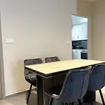 The 52 Spot Apartmán *
