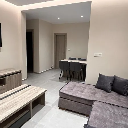 The 52 Spot Apartmán *