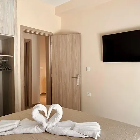 The 52 Spot Apartment